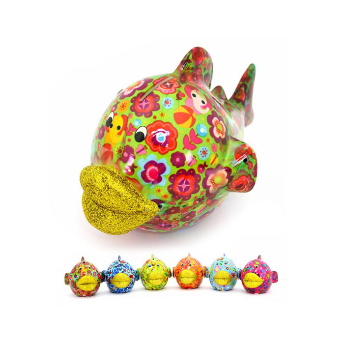Salvadanaio Pesciolino Kelly 15x22x14 cm Pomme Pidou Salvadanaio Pesciolino Kelly 15x22x14 cm Pomme Pidou