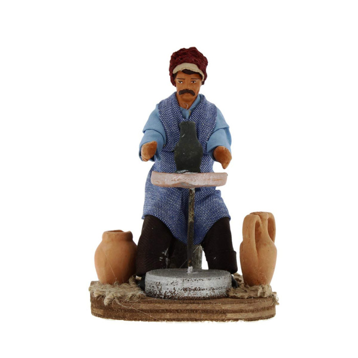 Tornero de terracota con trajes 10 cm