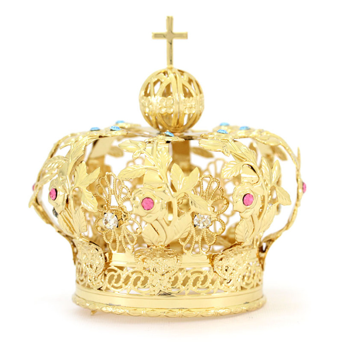 Corona floral cerrada para estatua de metal dorado