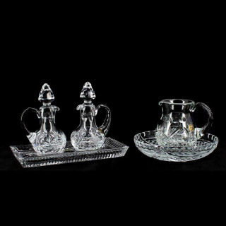 Juego de vinajeras con jarra de cristal
