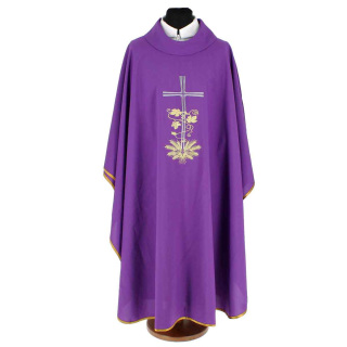 Casulla poliéster morada bordado cruz y espigas