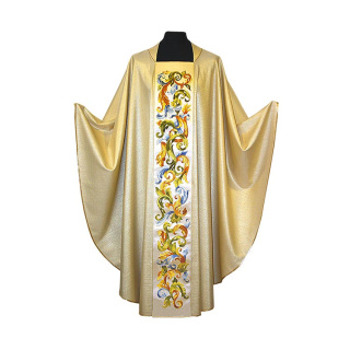 Casulla con estolón Decoraciones clásicas en lampazo dorado