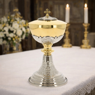 Vinetum Ciborium Silver-Plated Embossed Brass 22 cm